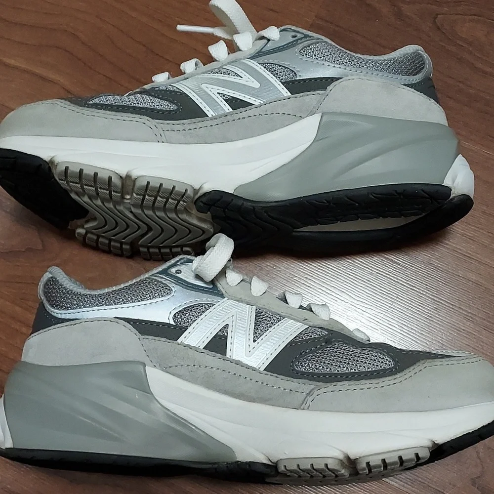 New Balance 990v6 Sneakers Boys Size 4 - Picture 4 of 11